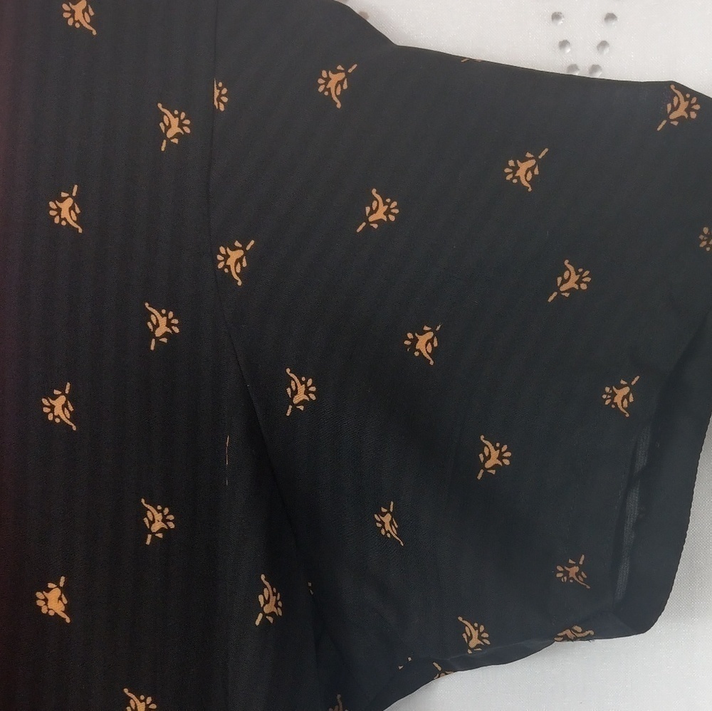 black burgundy& gold short sleeve burnout dress - Picture 2 of 8